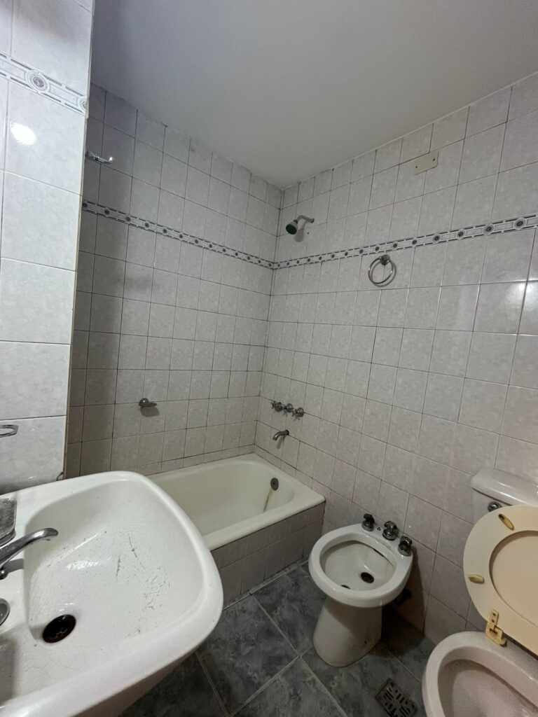 Paraguay 3338 RL Prop