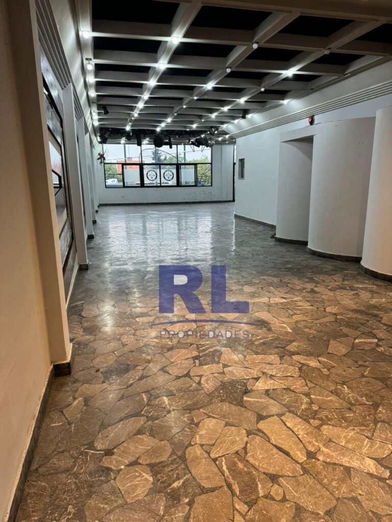 Av Gral Paz 12617 RL Prop